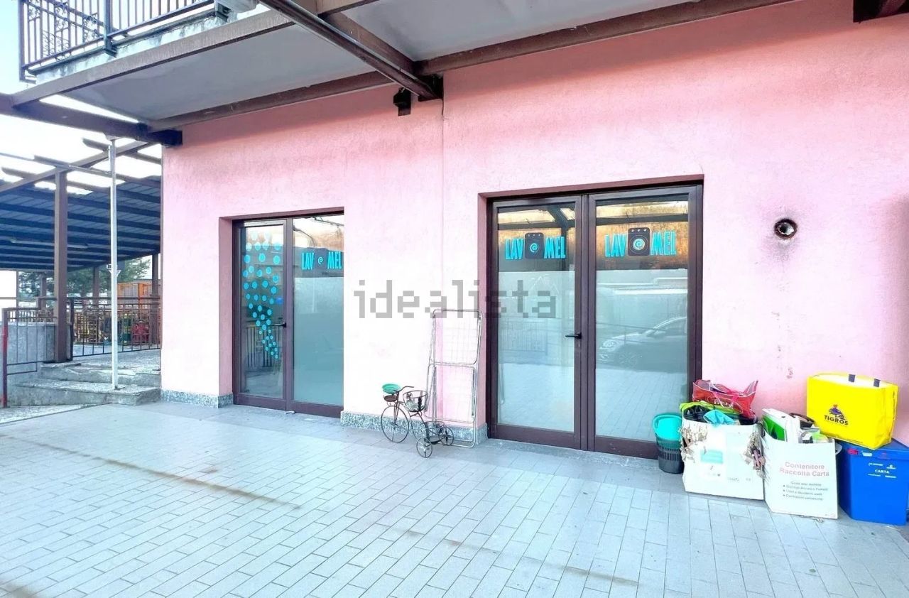Locale in vendita in via Uberto Da Mesenzana